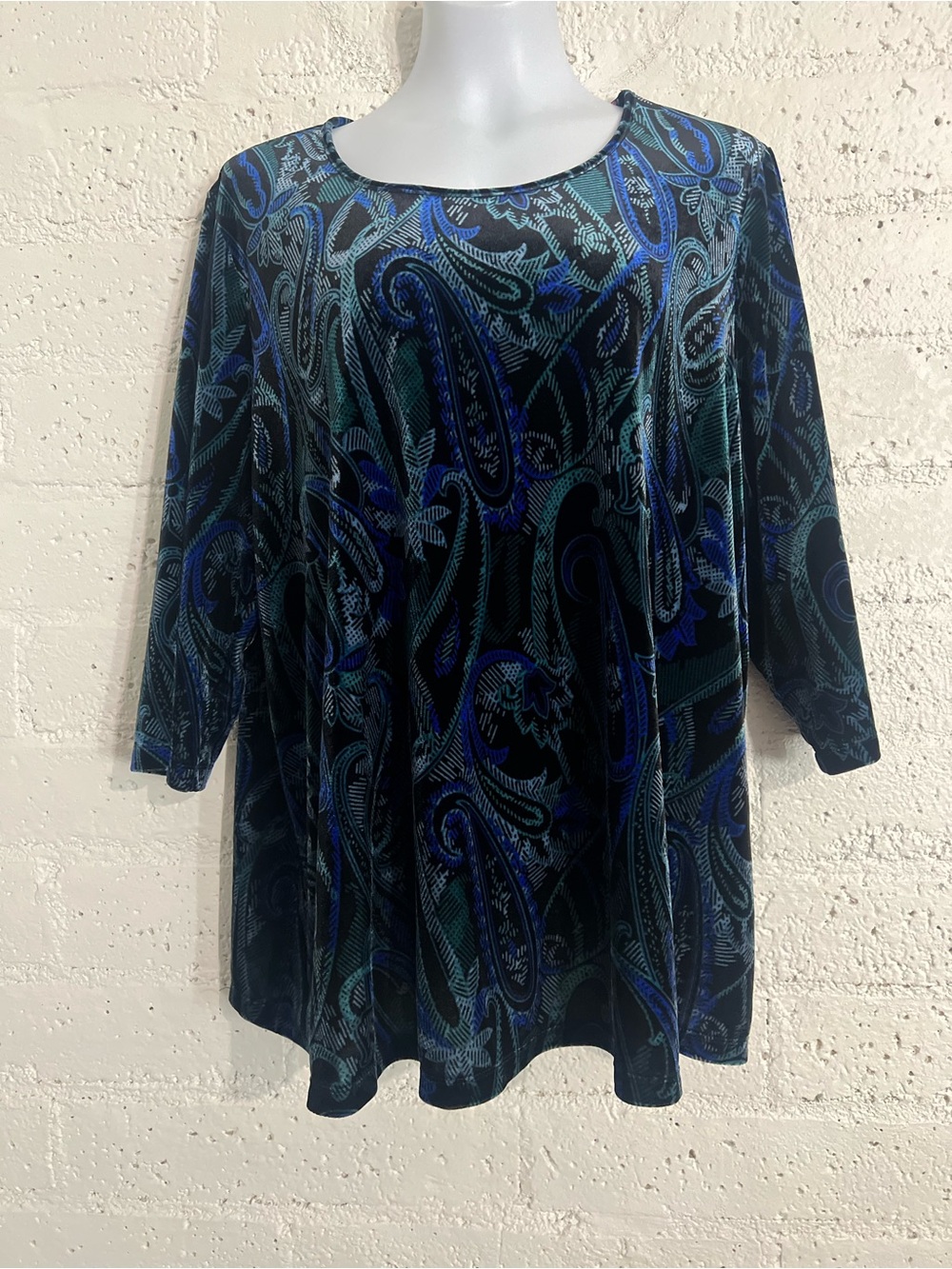 Catherine's Womens Plus Top 1X 18/20W Black Blue Green 3/4 Sleeve Velvet Paisley